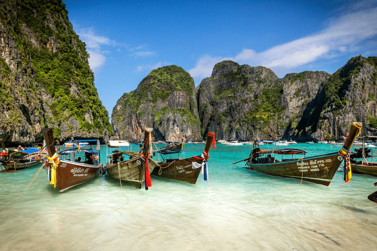 Long tail boat
